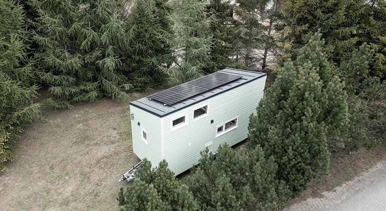 W energetycznym ogrodzie Off-grid w wydaniu tiny house  2